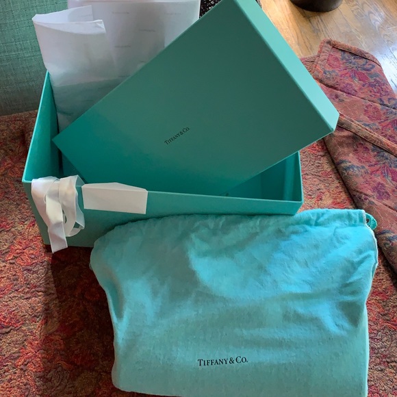 Tiffany & Co. Genevieve leather handbag - Picture 4 of 8